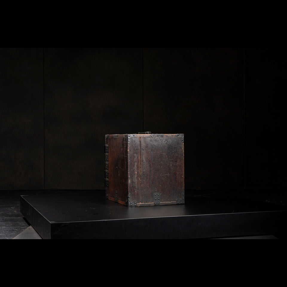 Funadansu (Japanese sea chest) G0383
