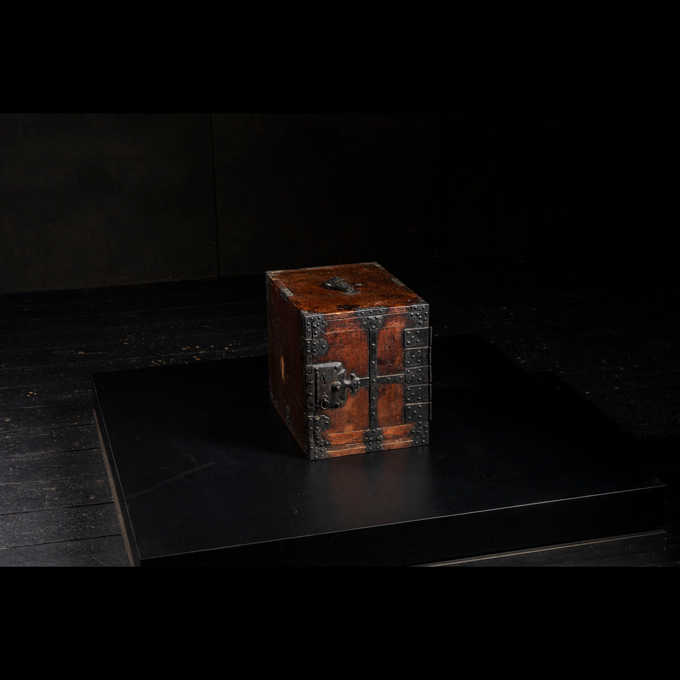 Funadansu (Japanese sea chest) G0383