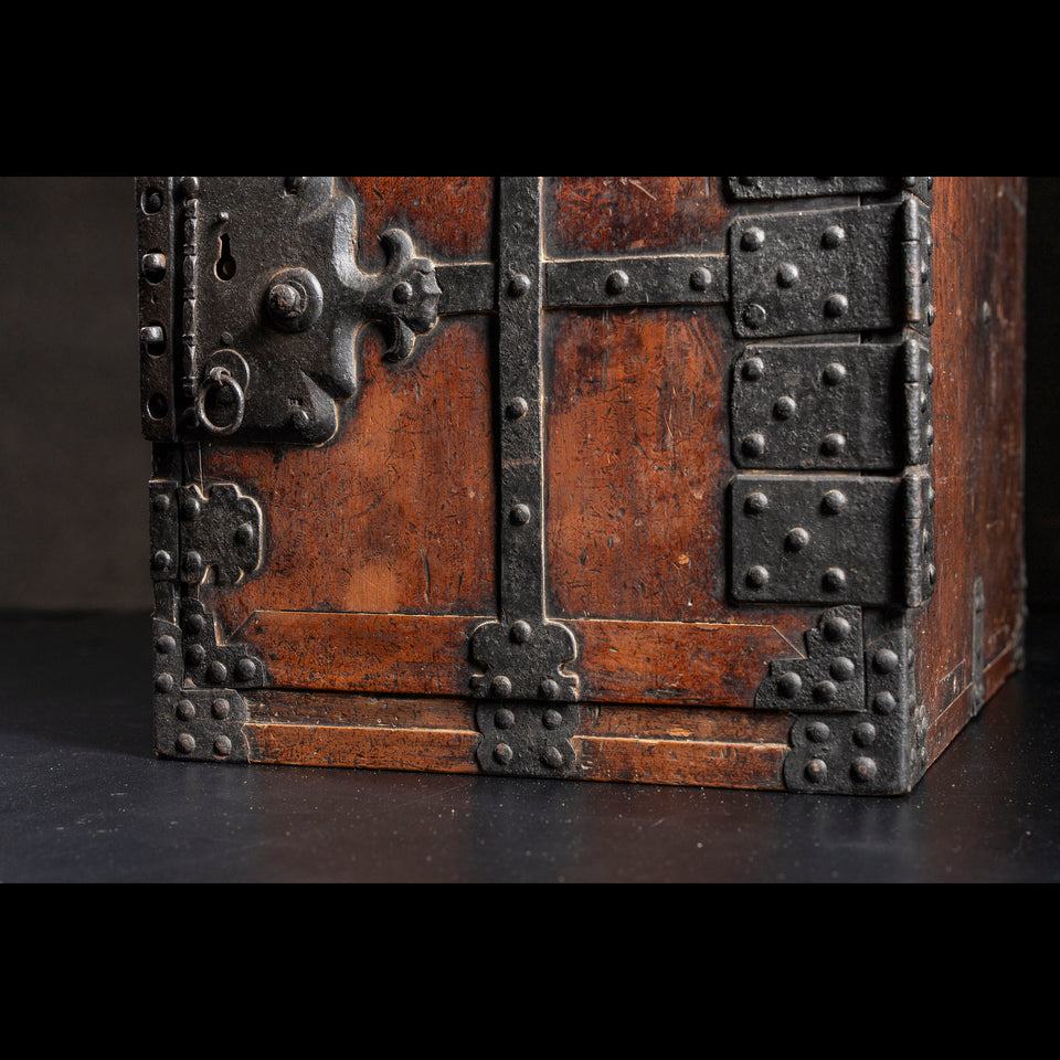 Funadansu (Japanese sea chest) G0383