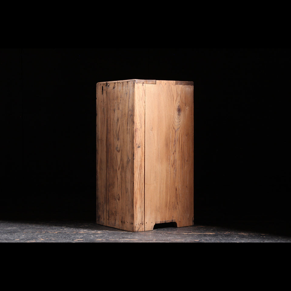 杉の引き出し C0688