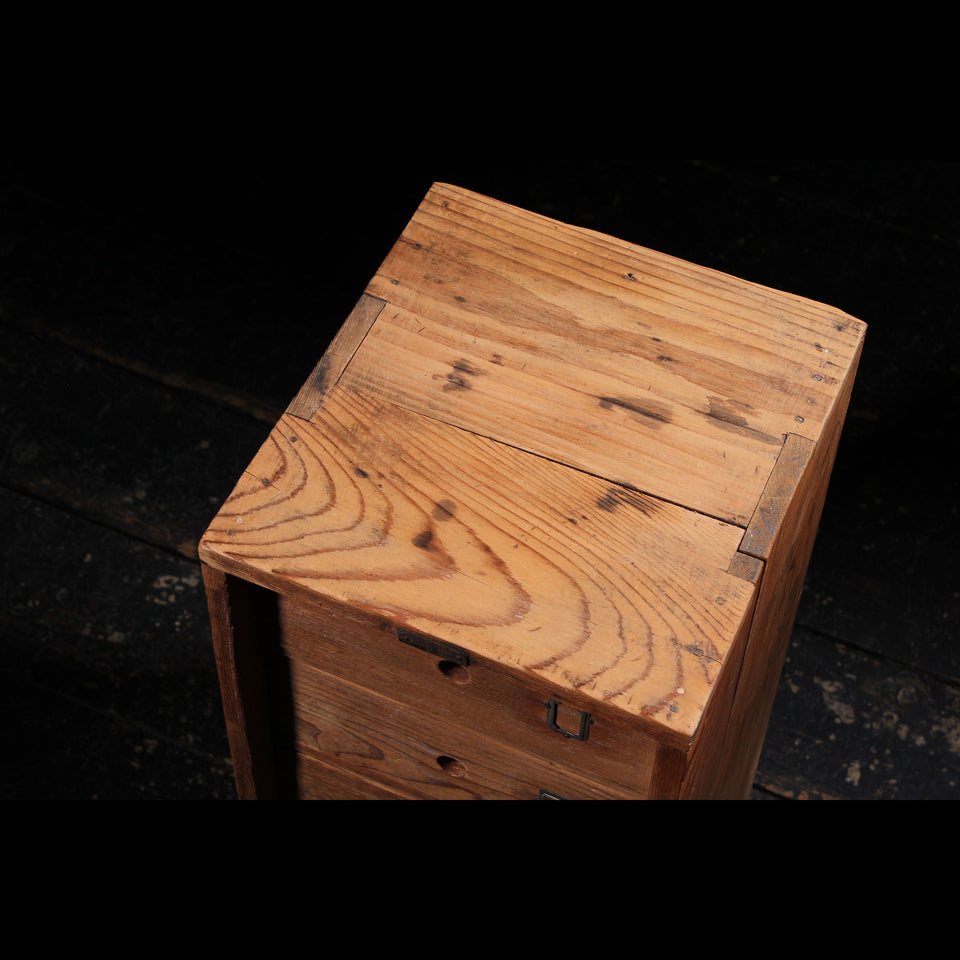 杉の引き出し C0688